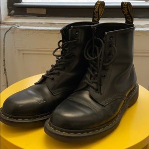 Dr. Martens 1460 women’s size 9
